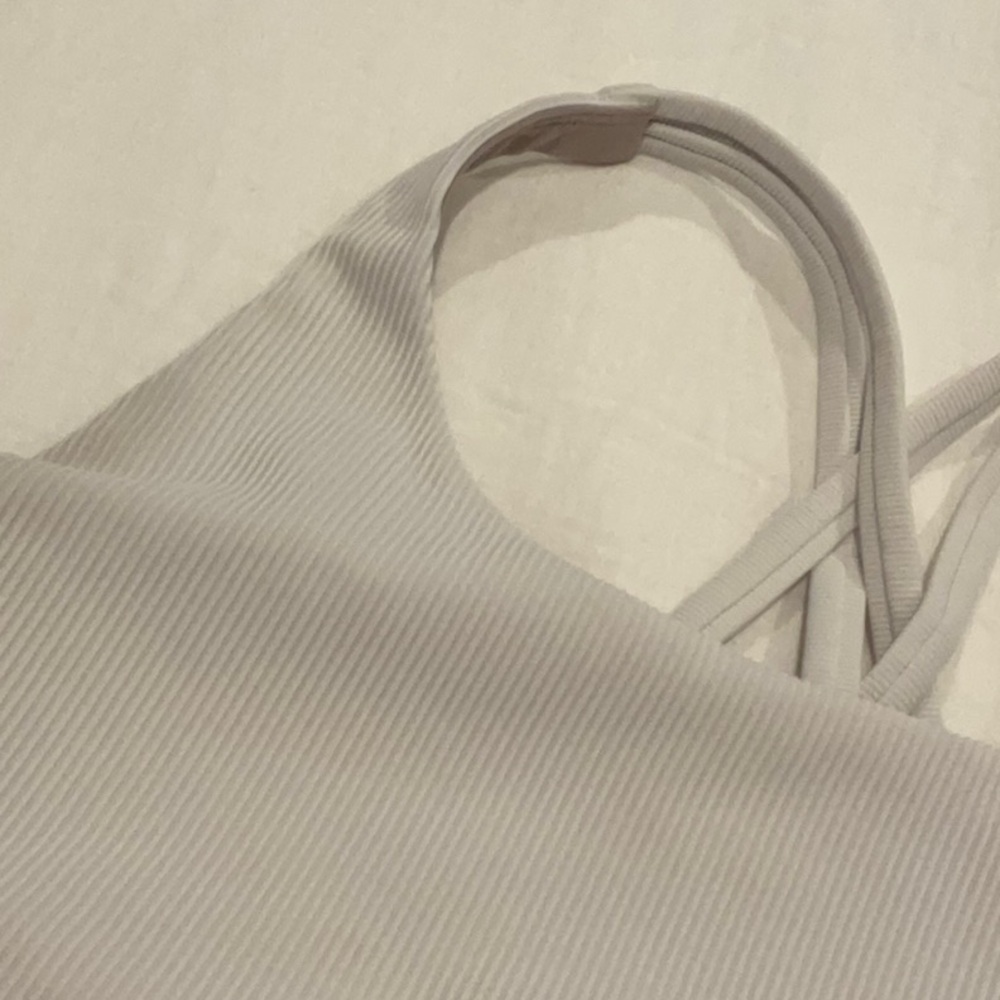 Lululemon sports bra - Picture 2 of 4
